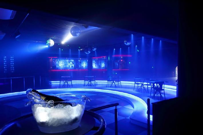 Cartaz   Squadra Club Eventos - Av. Bahia s/n  - Munda - Praia de Taperapuan, Sábado 1 de Fevereiro de 2014