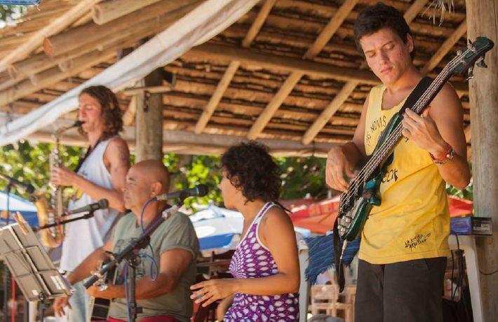 Cartaz   Mucug Village - Estrada da Pitinga, 24, Sábado 15 de Fevereiro de 2014