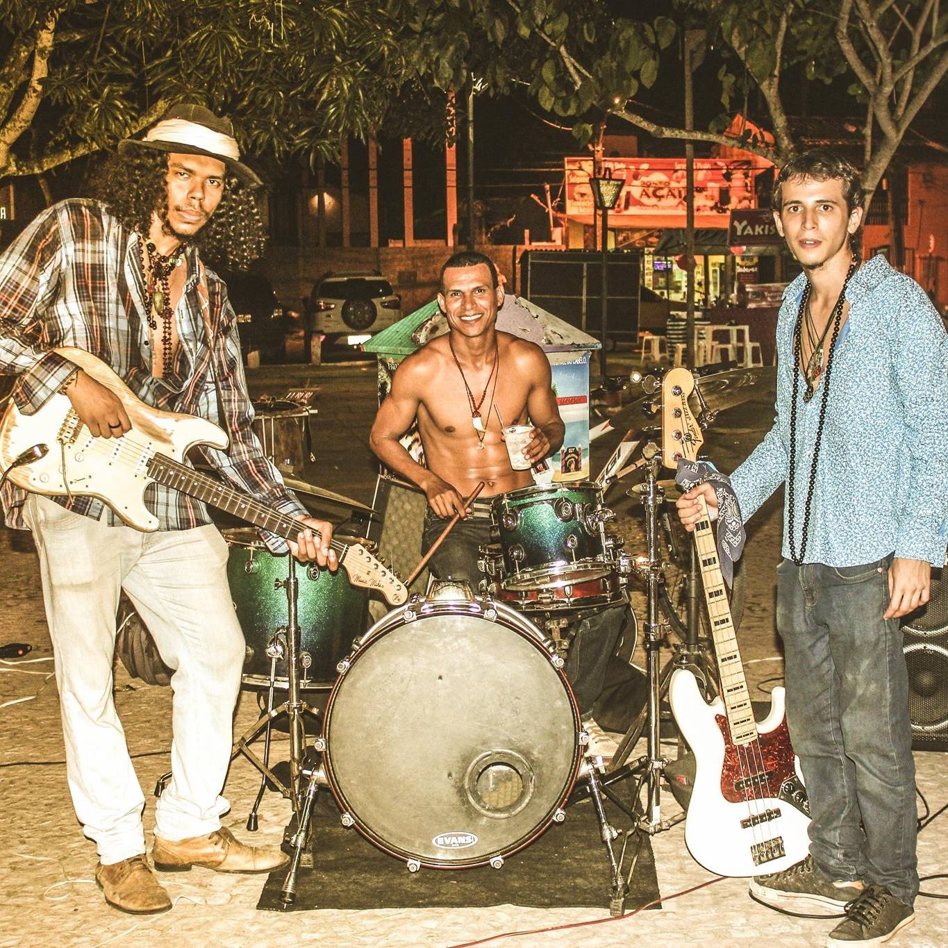 Cartaz  - Praa dos Hippies - Esquina do Buda Bar com Brodei, Quinta-feira 12 de Abril de 2018